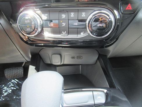 New 2026 Chevrolet Trax ACTIV w/ Driver Confidence Package FWD image 24