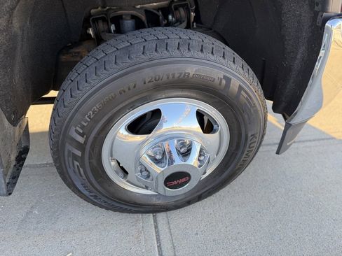 Used 2015 GMC Sierra 3500 SLE w/ SLE Preferred Package image 8