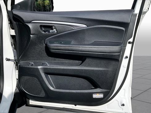 Used 2023 Honda Ridgeline RTL-E image 23