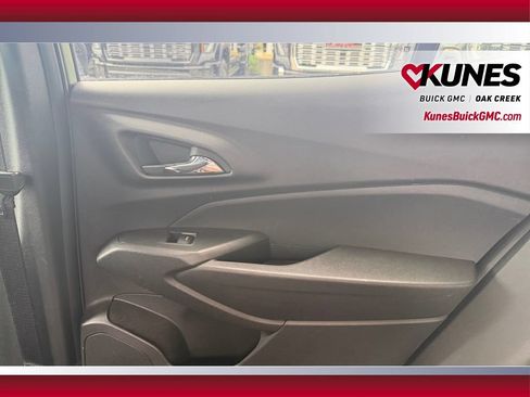 Used 2024 Chevrolet Trax RS w/ Driver Confidence Package FWD image 34