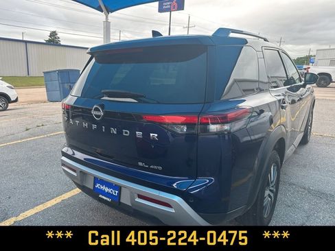 Used 2025 Nissan Pathfinder SL AWD/4WD image 33