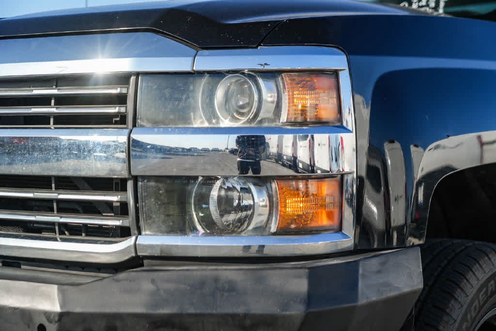 Used 2015 Chevrolet Silverado 2500 W/T RWD image 2
