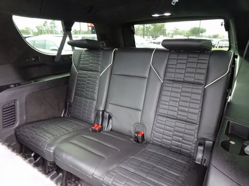 Used 2024 Cadillac Escalade ESV Sport Platinum w/ LPO, ONYX Package image 17