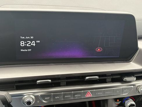 Used 2025 Kia Telluride LX FWD image 8
