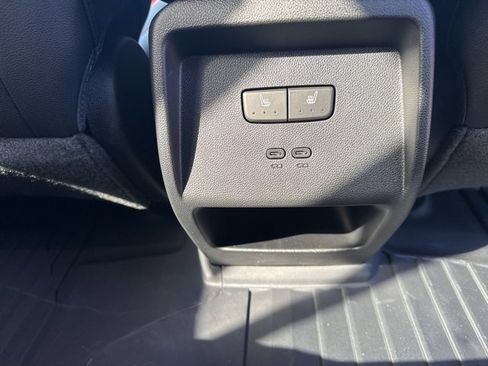 New 2025 Chevrolet Equinox EV RS image 16