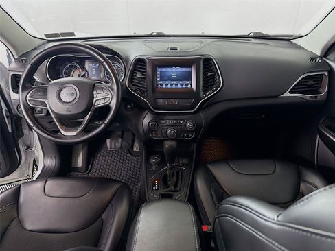 Used 2020 Jeep Cherokee Latitude Plus w/ Cold Weather Group AWD/4WD image 26