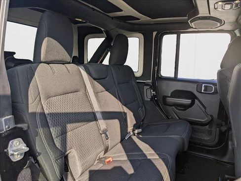 Used 2021 Jeep Wrangler Unlimited Sport image 19