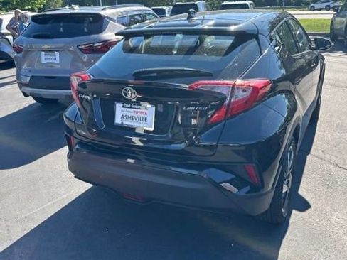 Used 2022 Toyota C-HR Limited FWD image 9