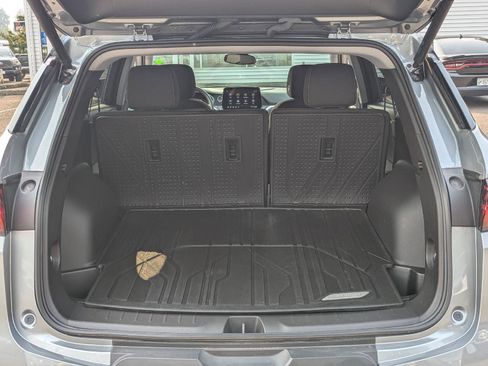 Used 2024 Chevrolet Blazer LT w/ Convenience Package FWD image 32
