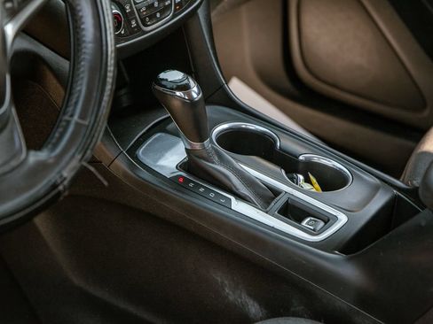 Used 2018 Chevrolet Equinox LT FWD image 12