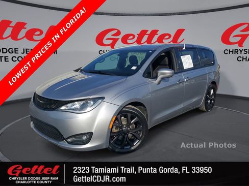 Used 2020 Chrysler Pacifica Touring w/ S Appearance Package image 1