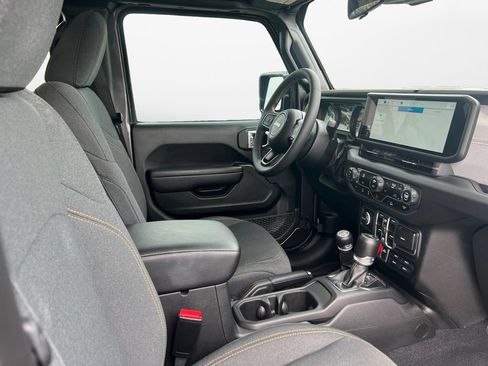 Used 2024 Jeep Gladiator Sport AWD/4WD image 24