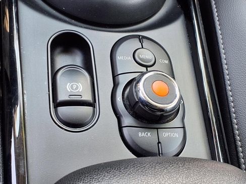 Used 2022 MINI Cooper Clubman S image 18