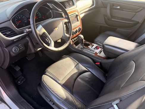 Used 2013 Chevrolet Traverse LT FWD image 22