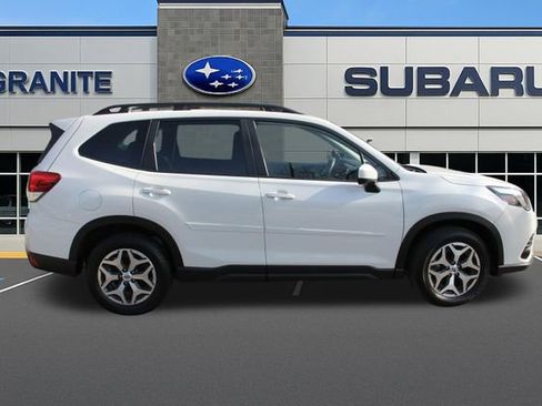 Used 2023 Subaru Forester Premium image 12