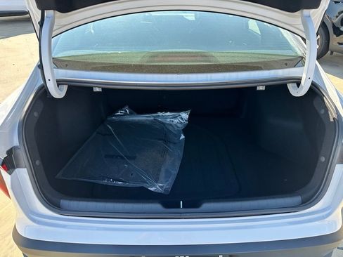 New 2025 Kia K4 LXS image 24