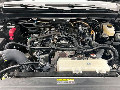 Used 2025 Toyota Tacoma SR5 image 13