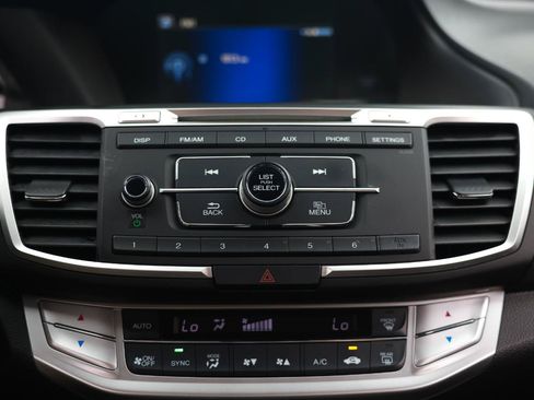 Used 2015 Honda Accord LX image 31