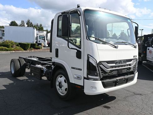 New 2025 Isuzu NPR HD image 10