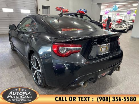 Used 2019 Toyota 86 TRD SE image 4
