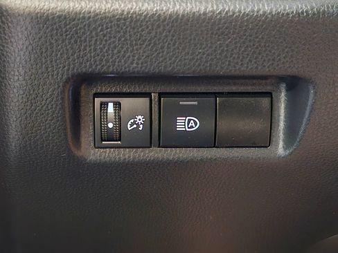 Used 2024 Toyota RAV4 XLE FWD image 17