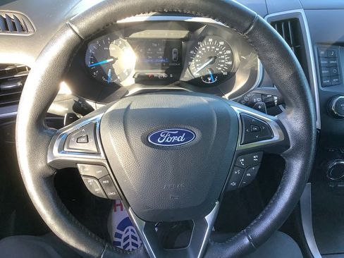 Used 2018 Ford Edge SEL image 15