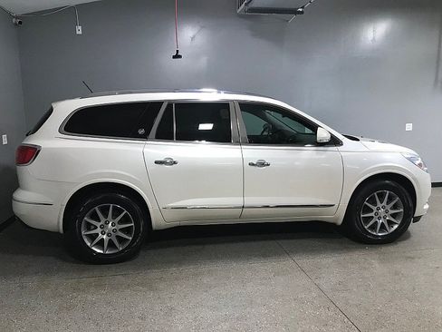 Used 2015 Buick Enclave Leather w/ Trailering Package FWD image 2
