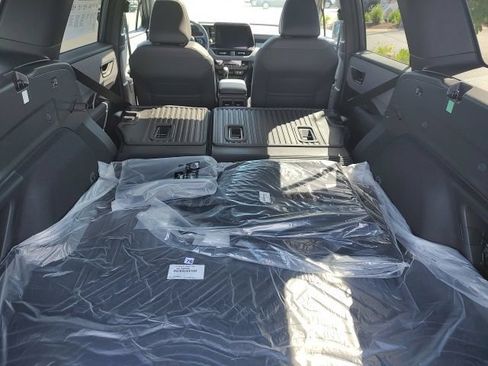 Used 2026 Subaru Outback Premium AWD/4WD image 32