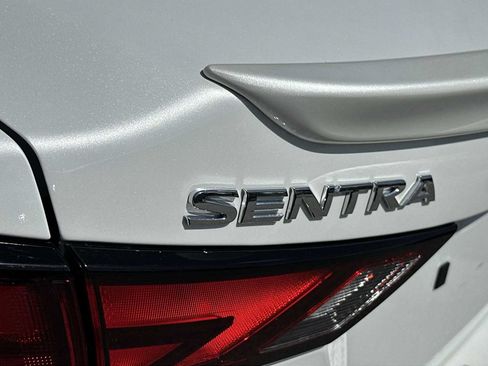 Used 2024 Nissan Sentra SR FWD image 11