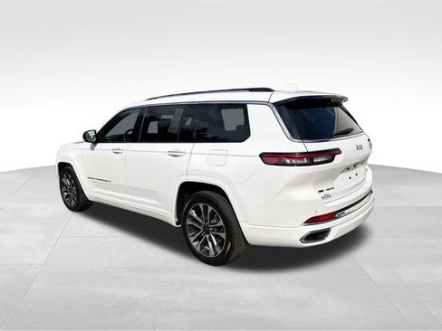 Used 2021 Jeep Grand Cherokee L Overland w/ Luxury Tech Group IV AWD/4WD image 5