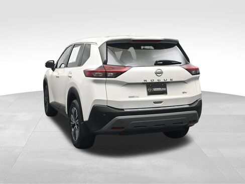Used 2023 Nissan Rogue SV FWD image 4