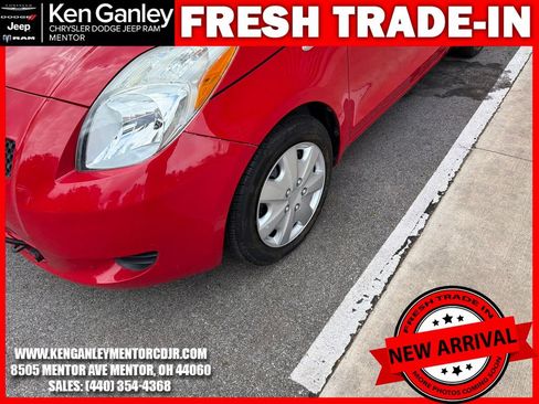 Used 2007 Toyota Yaris 2-Door Hatchback FWD image 5