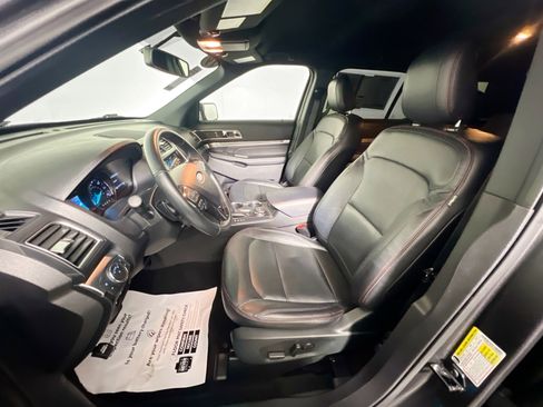 Used 2019 Ford Explorer Sport image 14
