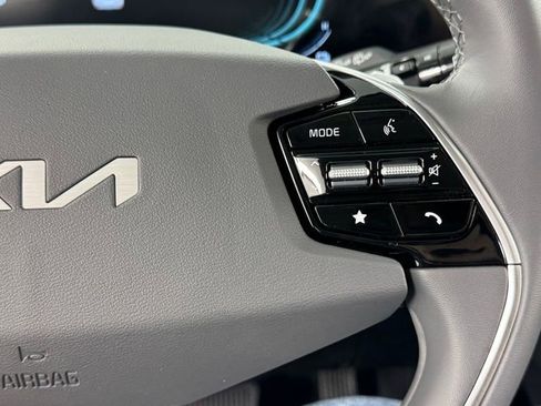 New 2026 Kia Niro EX FWD image 22