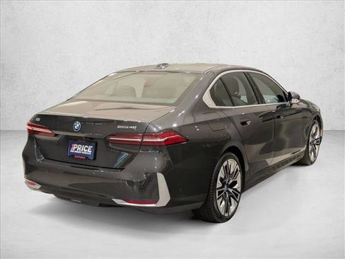 Used 2024 BMW i5 eDrive40i w/ Premium Package image 5