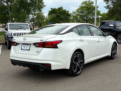 Certified 2024 Nissan Altima 2.5 SR w/ SR Premium Package AWD/4WD image 2