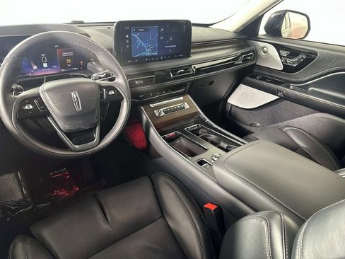 Used 2025 Lincoln Aviator Reserve w/ Equipment Group 201A image 6