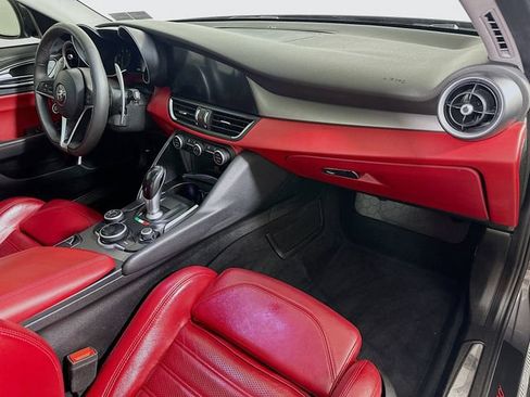 Used 2019 Alfa Romeo Giulia Ti Sport w/ Quick Order Package 22S Sport AWD/4WD image 37