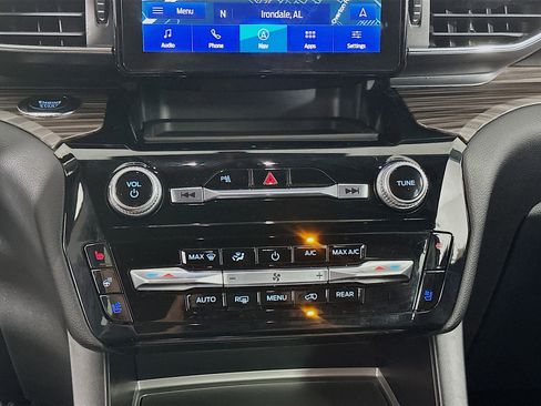 Used 2024 Ford Explorer Limited RWD image 24