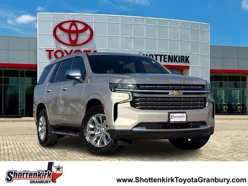 Used 2021 Chevrolet Tahoe Premier RWD image 1