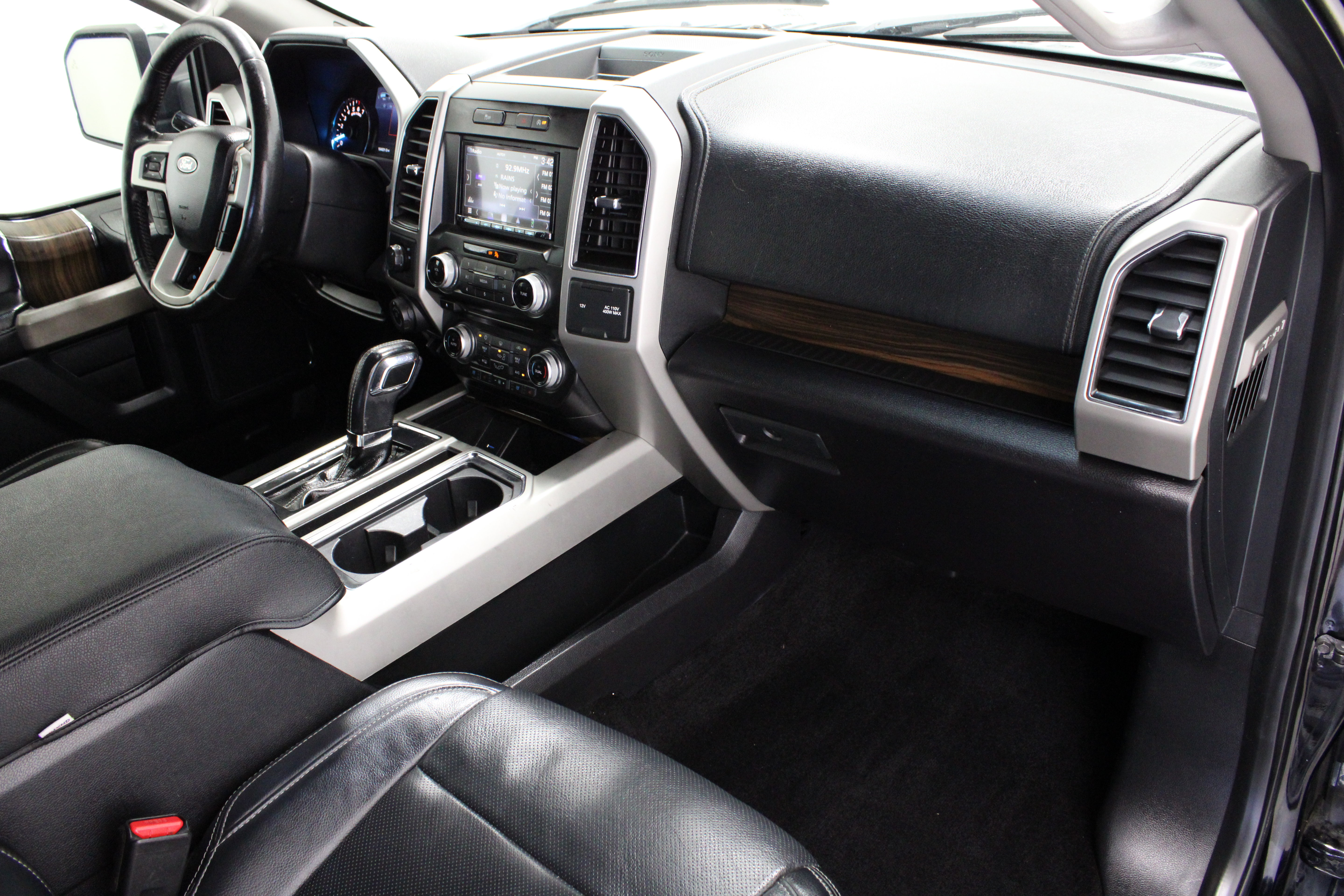 Used 2017 Ford F150 Lariat w/ Equipment Group 502A Luxury RWD image 38