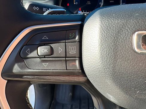 Used 2023 Jeep Grand Cherokee L Laredo AWD/4WD image 13