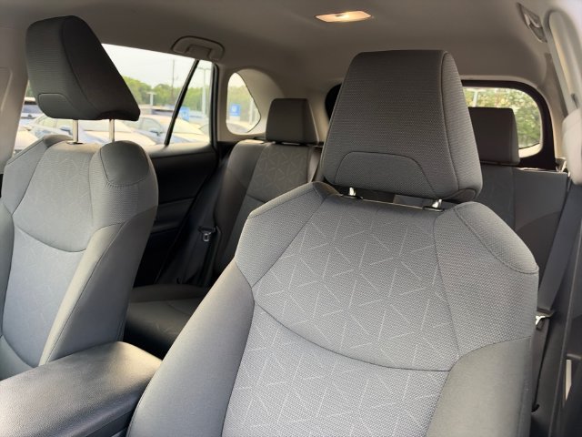 Used 2025 Toyota RAV4 XLE FWD image 19