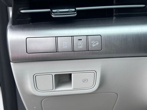 Used 2026 Hyundai Kona SE FWD image 25