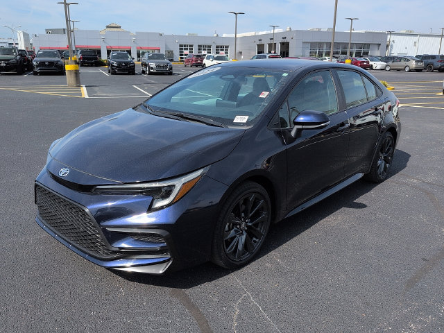 Certified 2024 Toyota Corolla SE w/ SE Convenience Package FWD image 3