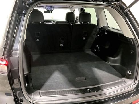 Used 2023 Jeep Grand Cherokee Limited w/ Luxury Tech Group II image 39