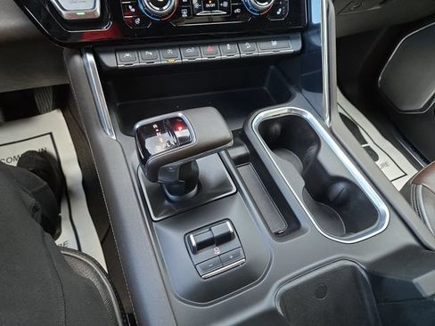 Used 2024 GMC Sierra 1500 Denali w/ Technology Package AWD/4WD image 24