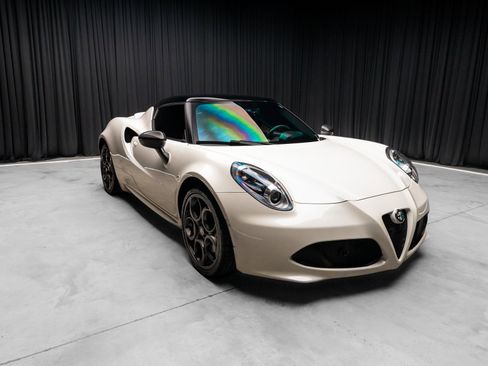 Used 2015 Alfa Romeo 4C Coupe w/ Leather Interior Group image 7