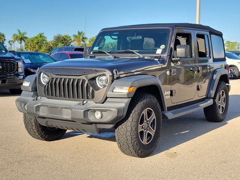 Used 2019 Jeep Wrangler Unlimited Sport S AWD/4WD image 3