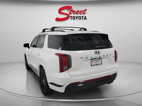 Used 2024 Hyundai Palisade Calligraphy AWD/4WD image 2
